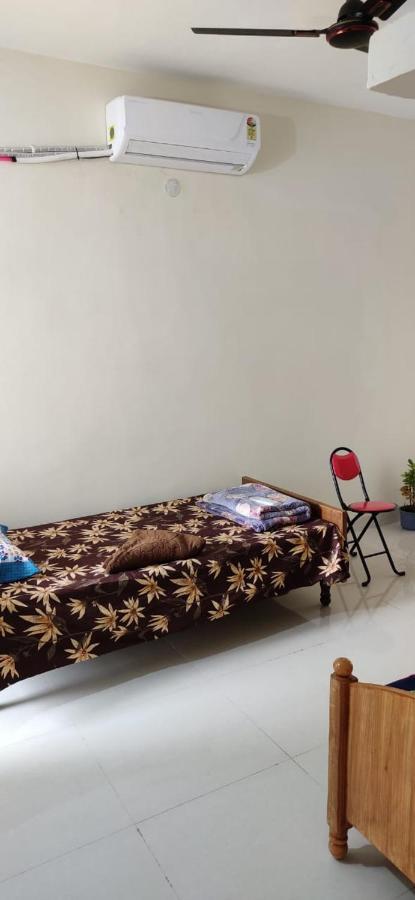 Love & Peace Apartment 贾巴尔普尔 外观 照片
